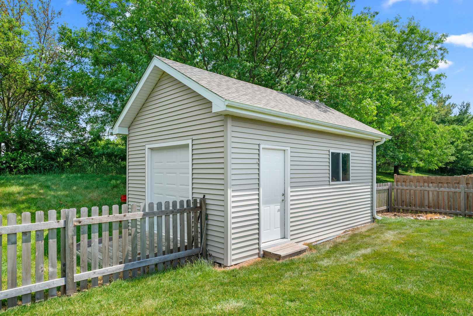 990 Fox Trail Lane, Somonauk, IL 60552