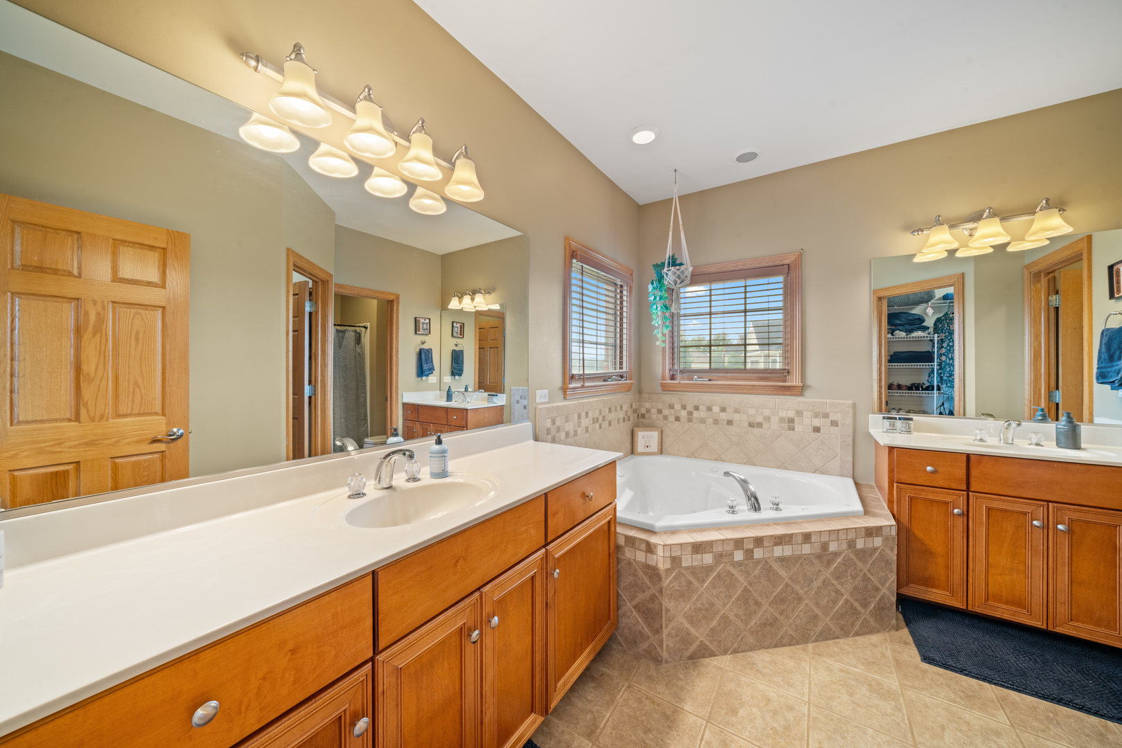 990 Fox Trail Lane, Somonauk, IL 60552