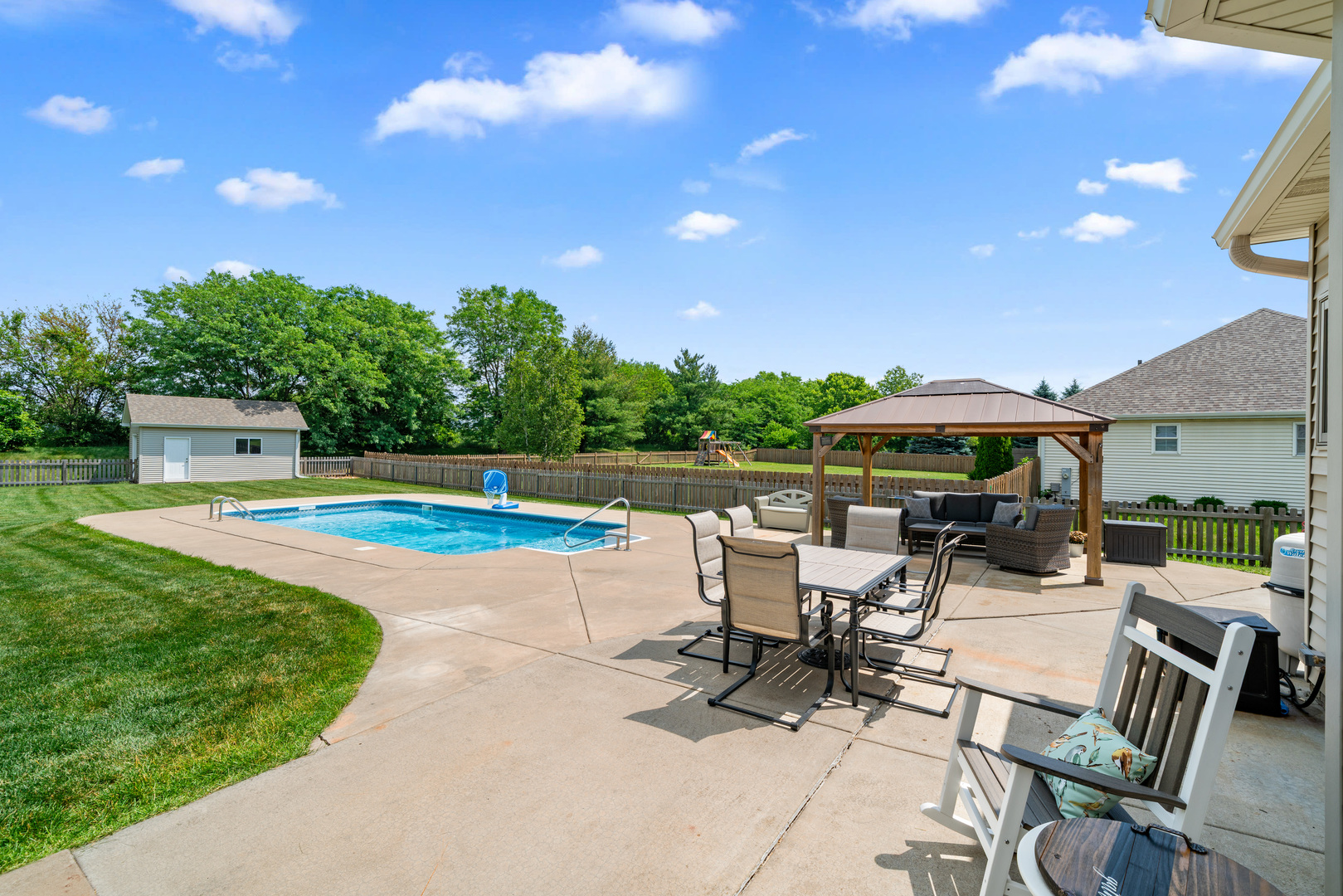 990 Fox Trail Lane, Somonauk, IL 60552