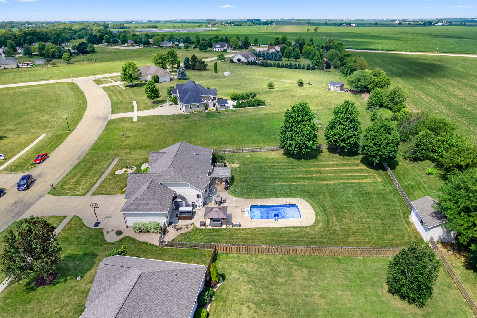 990 Fox Trail Lane, Somonauk, IL 60552
