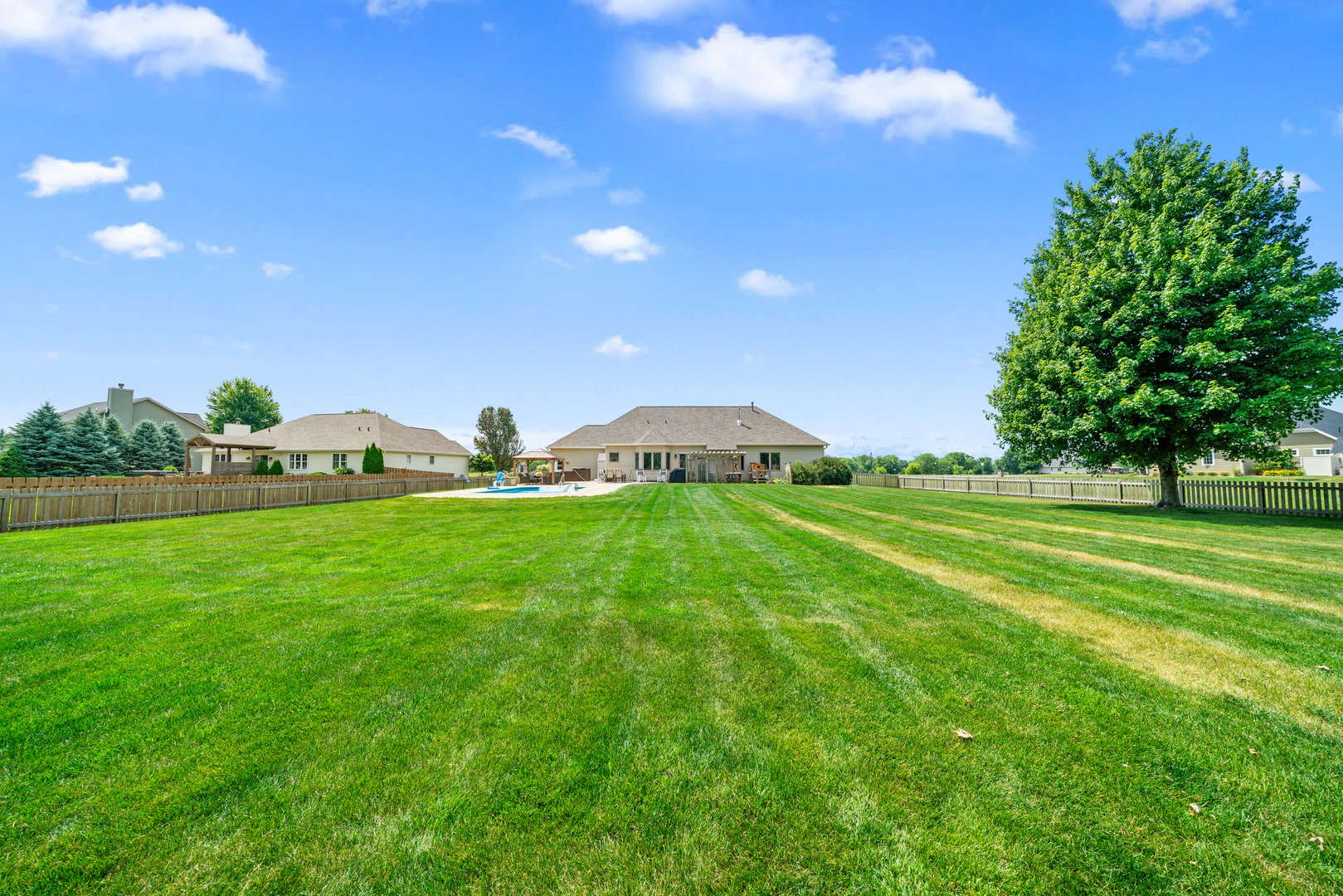 990 Fox Trail Lane, Somonauk, IL 60552