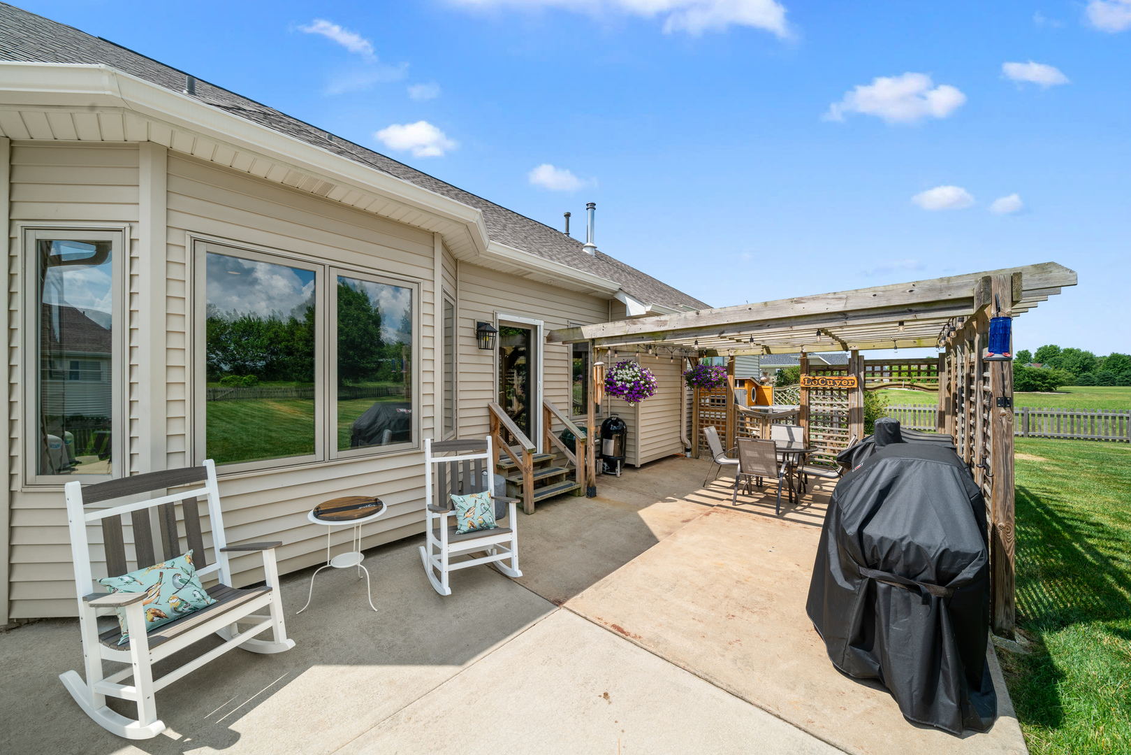990 Fox Trail Lane, Somonauk, IL 60552