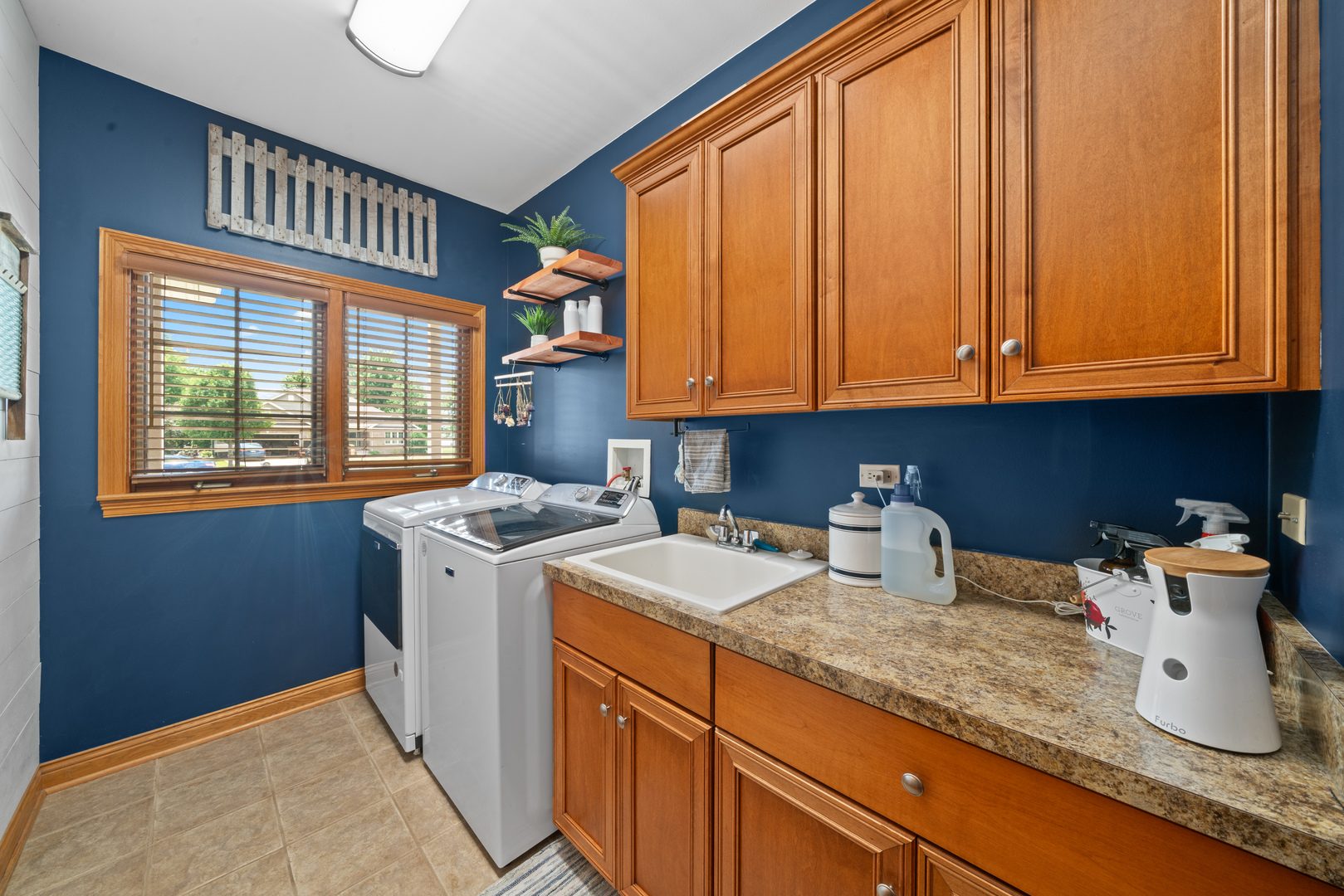 990 Fox Trail Lane, Somonauk, IL 60552
