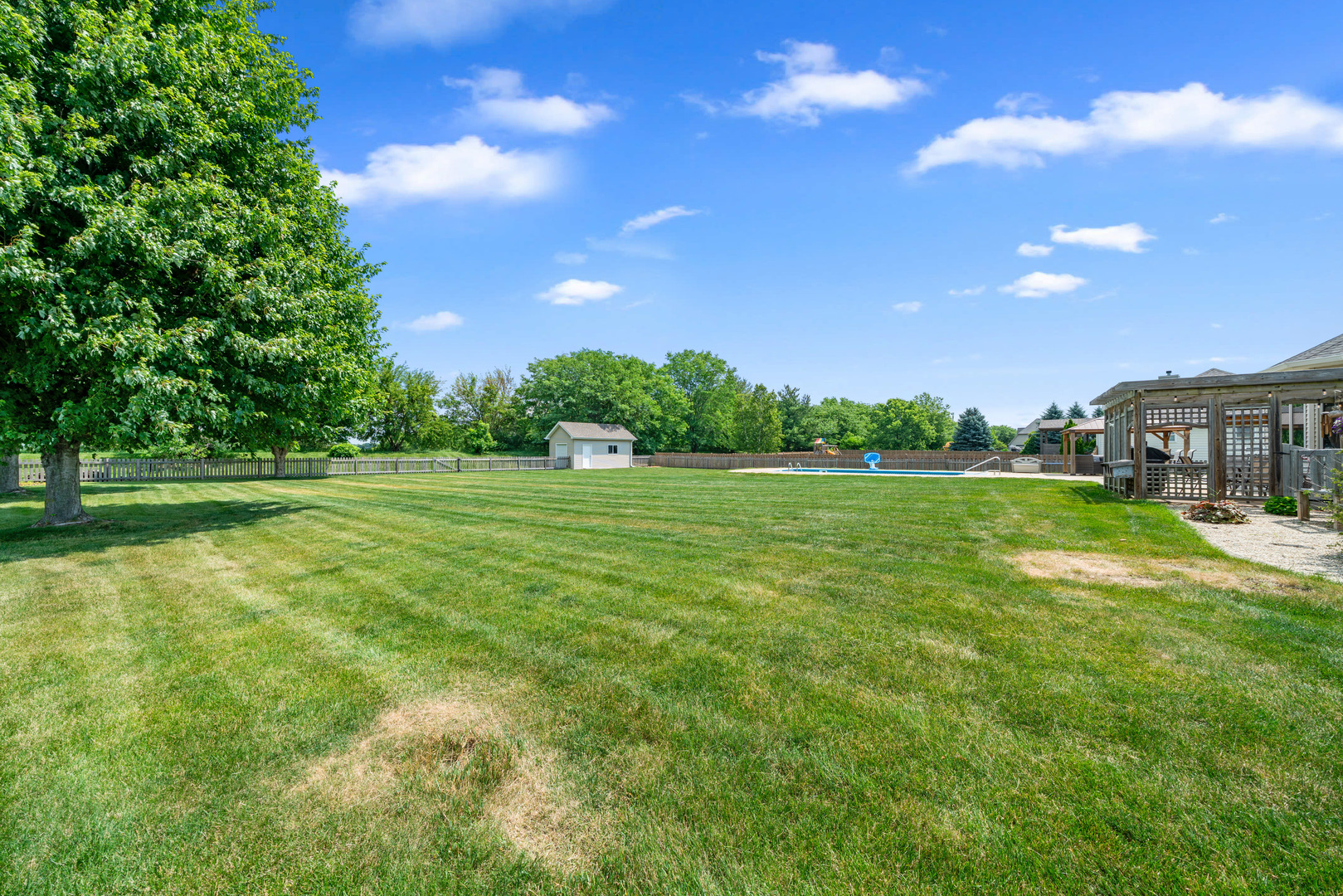 990 Fox Trail Lane, Somonauk, IL 60552