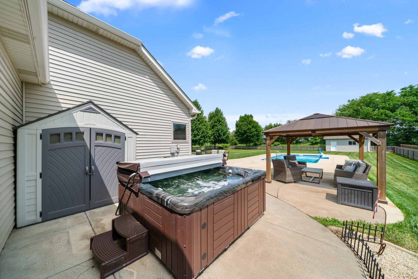 990 Fox Trail Lane, Somonauk, IL 60552