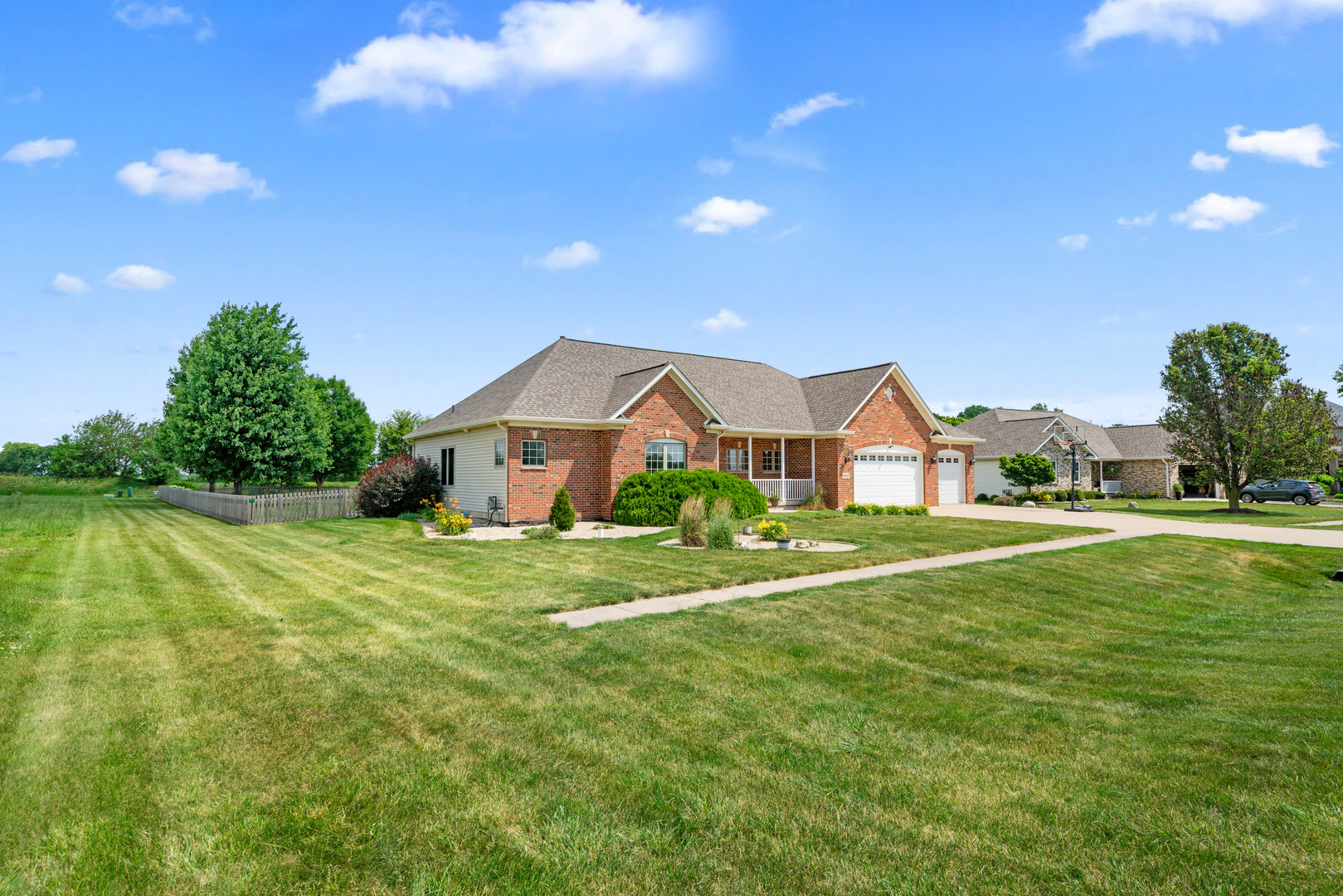 990 Fox Trail Lane, Somonauk, IL 60552