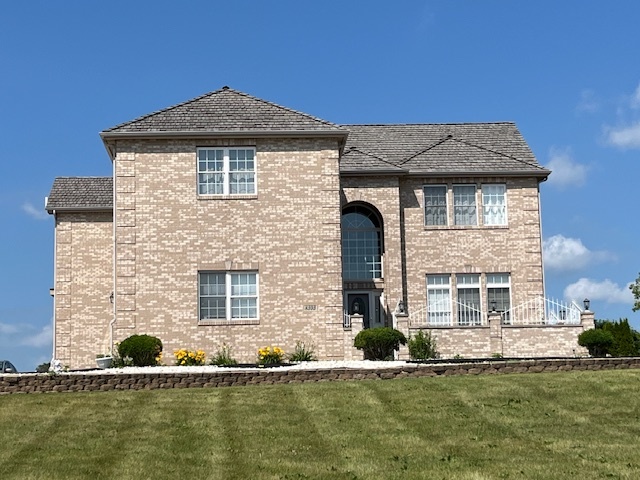 8303 Appaloosa Lane, Spring Grove, IL 60081