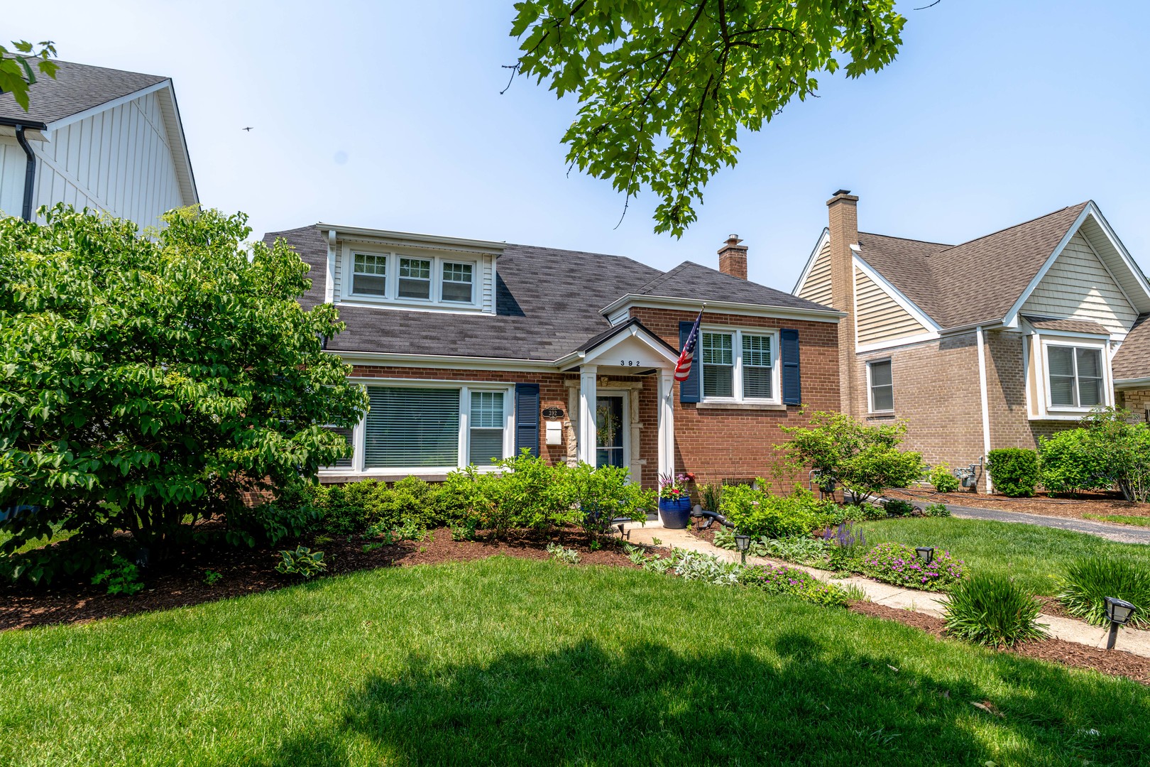 392 S HAWTHORNE Avenue, Elmhurst, IL 60126