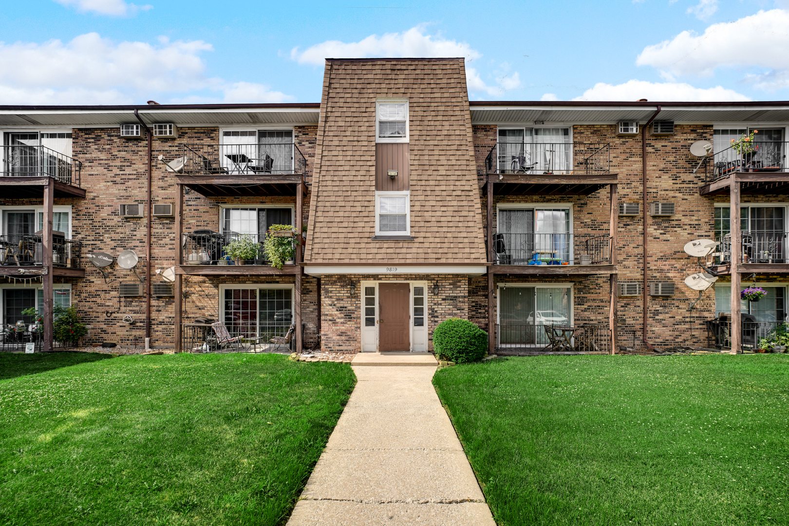 9819 Nottingham Avenue #106, Chicago Ridge, IL 60415