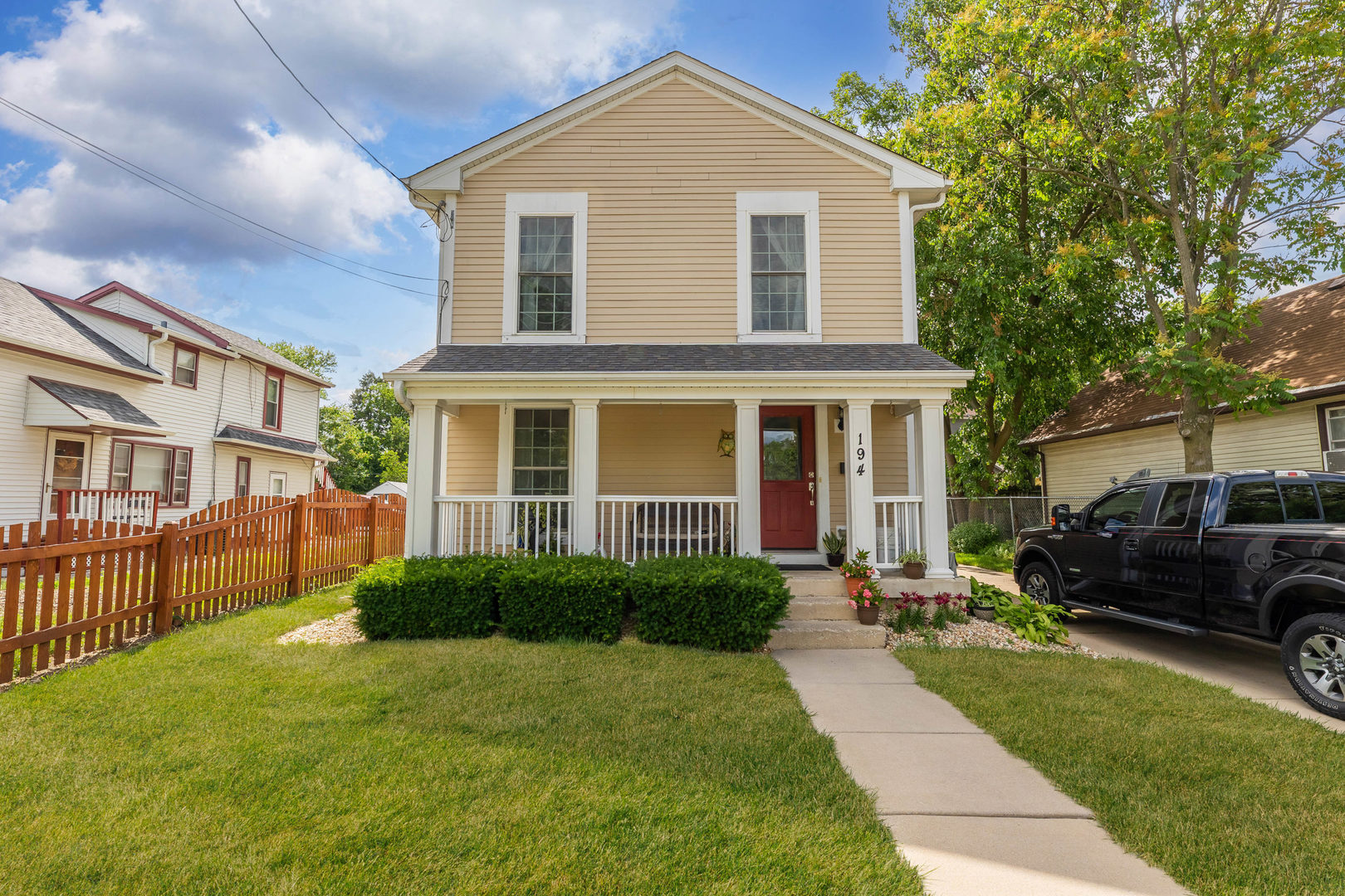 194 N Smith Street, Aurora, IL 60505
