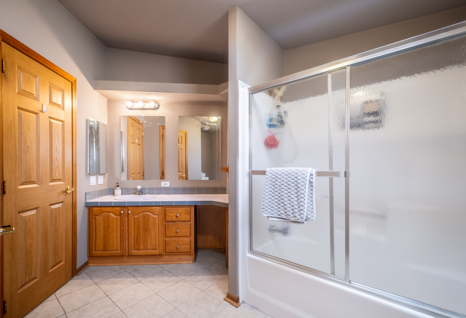 10706 W Silver Lake Drive, Frankfort, IL 60423