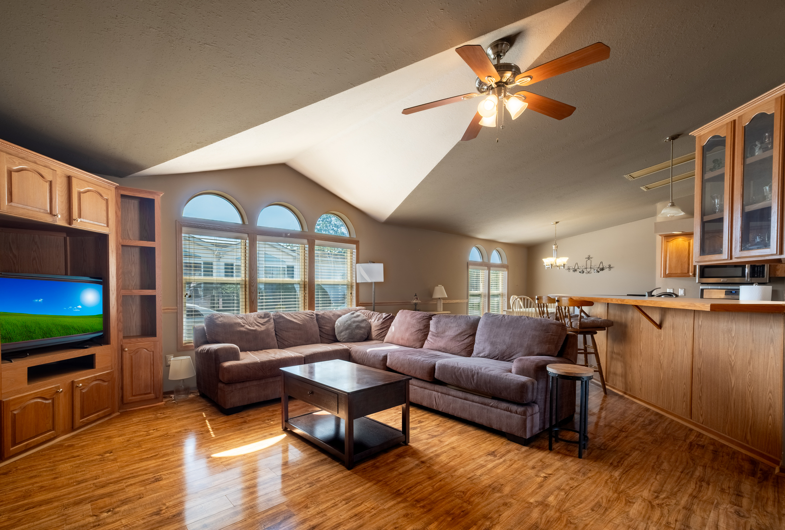 10706 W Silver Lake Drive, Frankfort, IL 60423