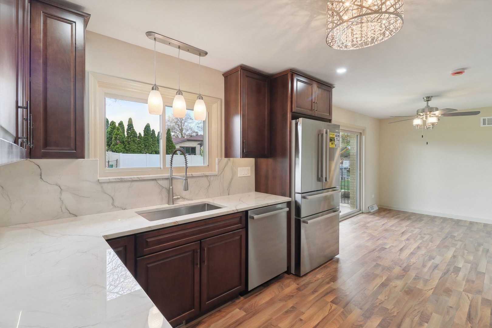 6709 W Menominee Parkway, Palos Heights, IL 60463