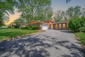 4329 Applewood Lane, Matteson, IL 60443
