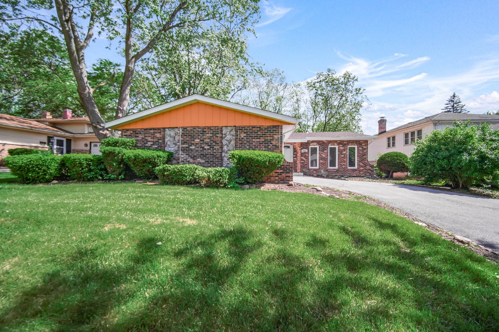 4329 Applewood Lane, Matteson, IL 60443