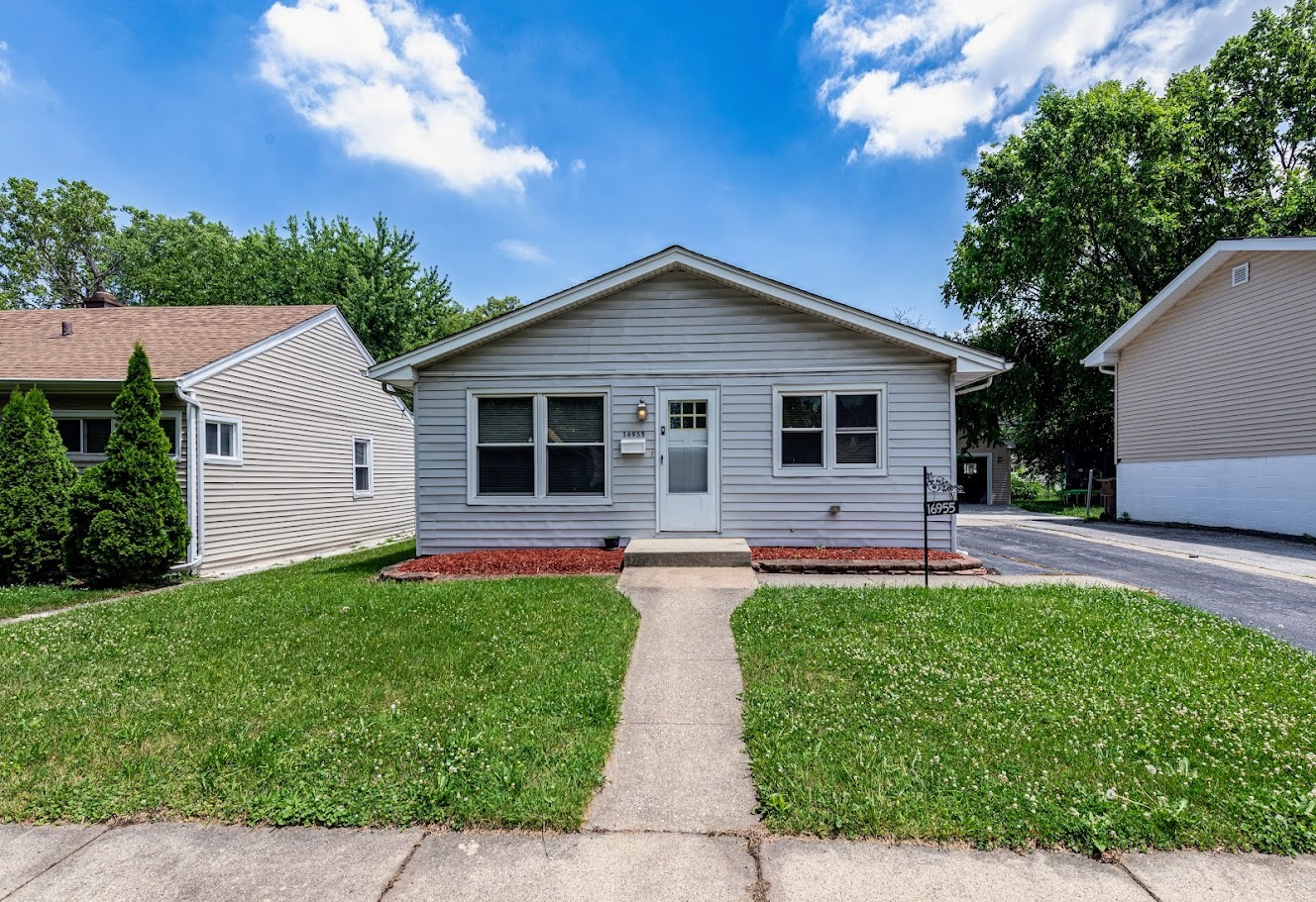 16955 Trapet Avenue, Hazel Crest, IL 60429