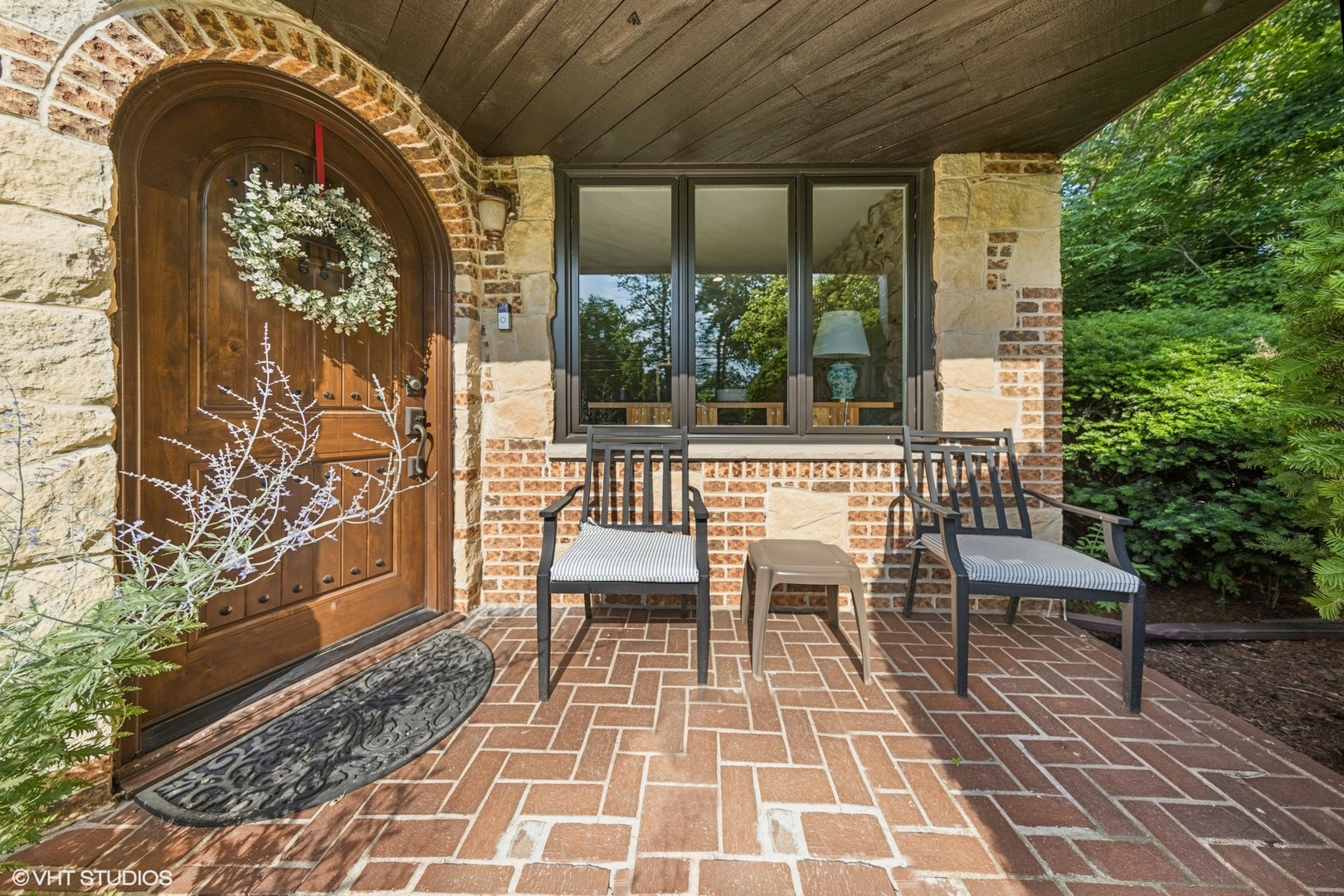 5525 Lee Avenue, Downers Grove, IL 60515