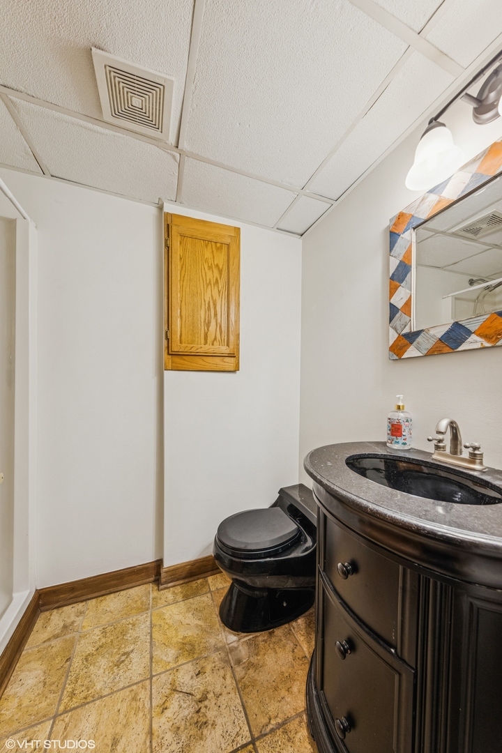 5525 Lee Avenue, Downers Grove, IL 60515