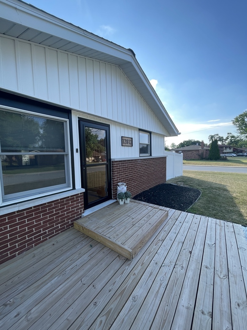 12813 E Playfield Drive, Crestwood, IL 60418