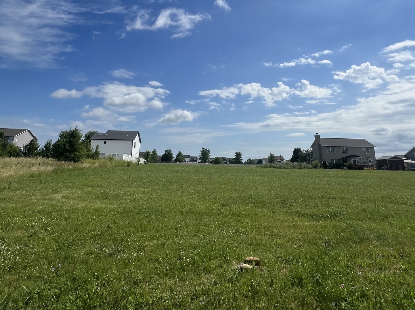 614 Rose Xing, Normal, IL 61761