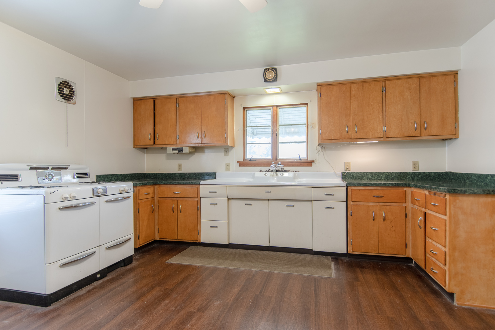 1258 Elizabeth Street, Joliet, IL 60435
