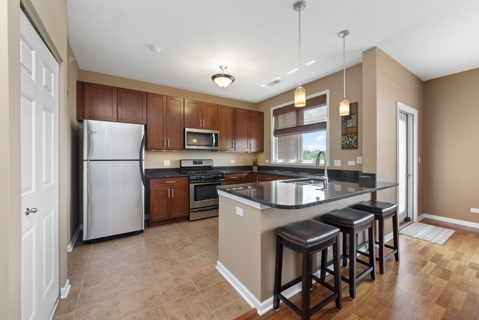 935 Burlington Avenue #411, Downers Grove, IL 60515