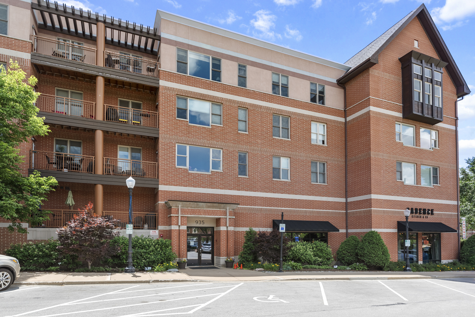 935 Burlington Avenue #411, Downers Grove, IL 60515