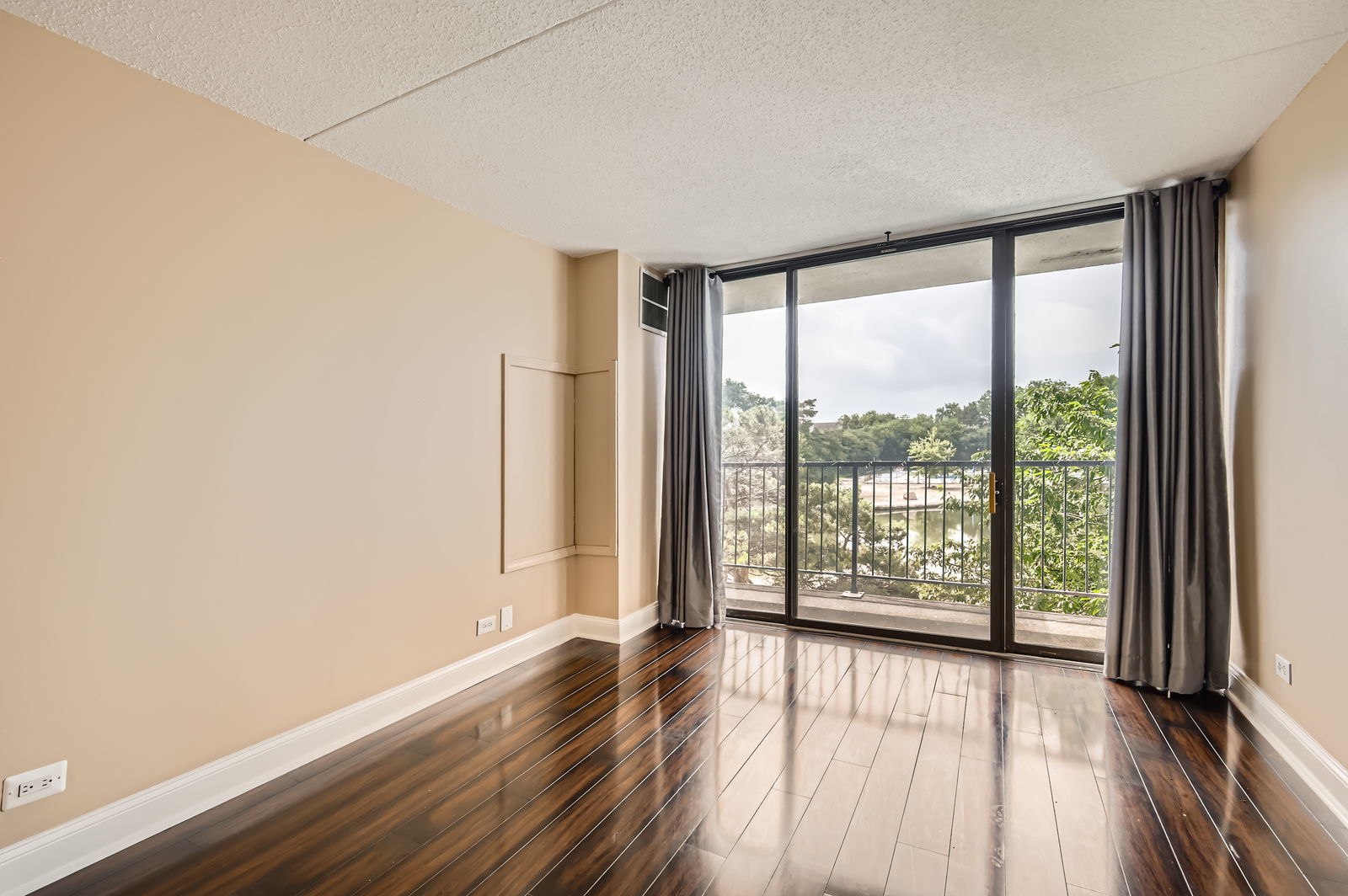 2015 S Finley Road #201, Lombard, IL 60148