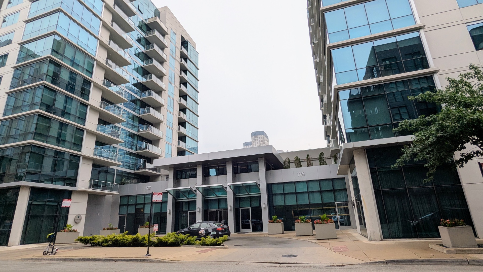 125 S Green Street #807A, Chicago, IL 60607