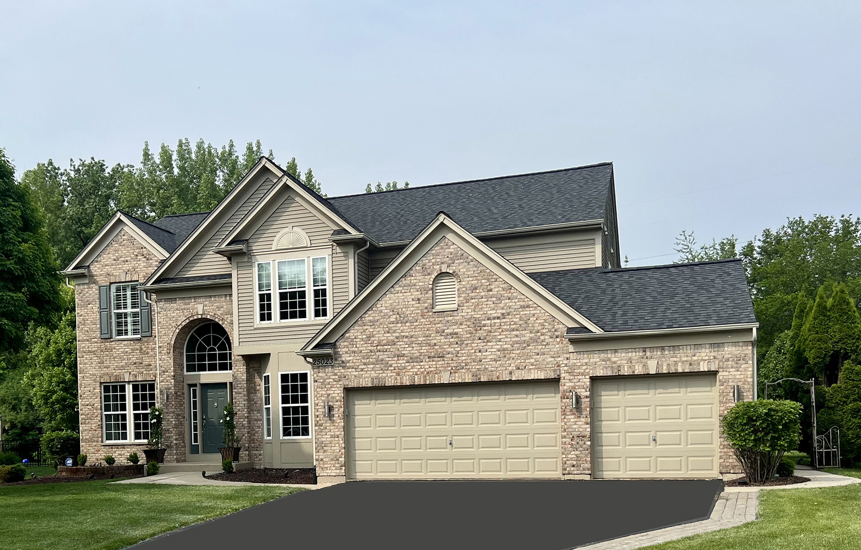 25023 W Prairie Grove Drive, Plainfield, IL 60585