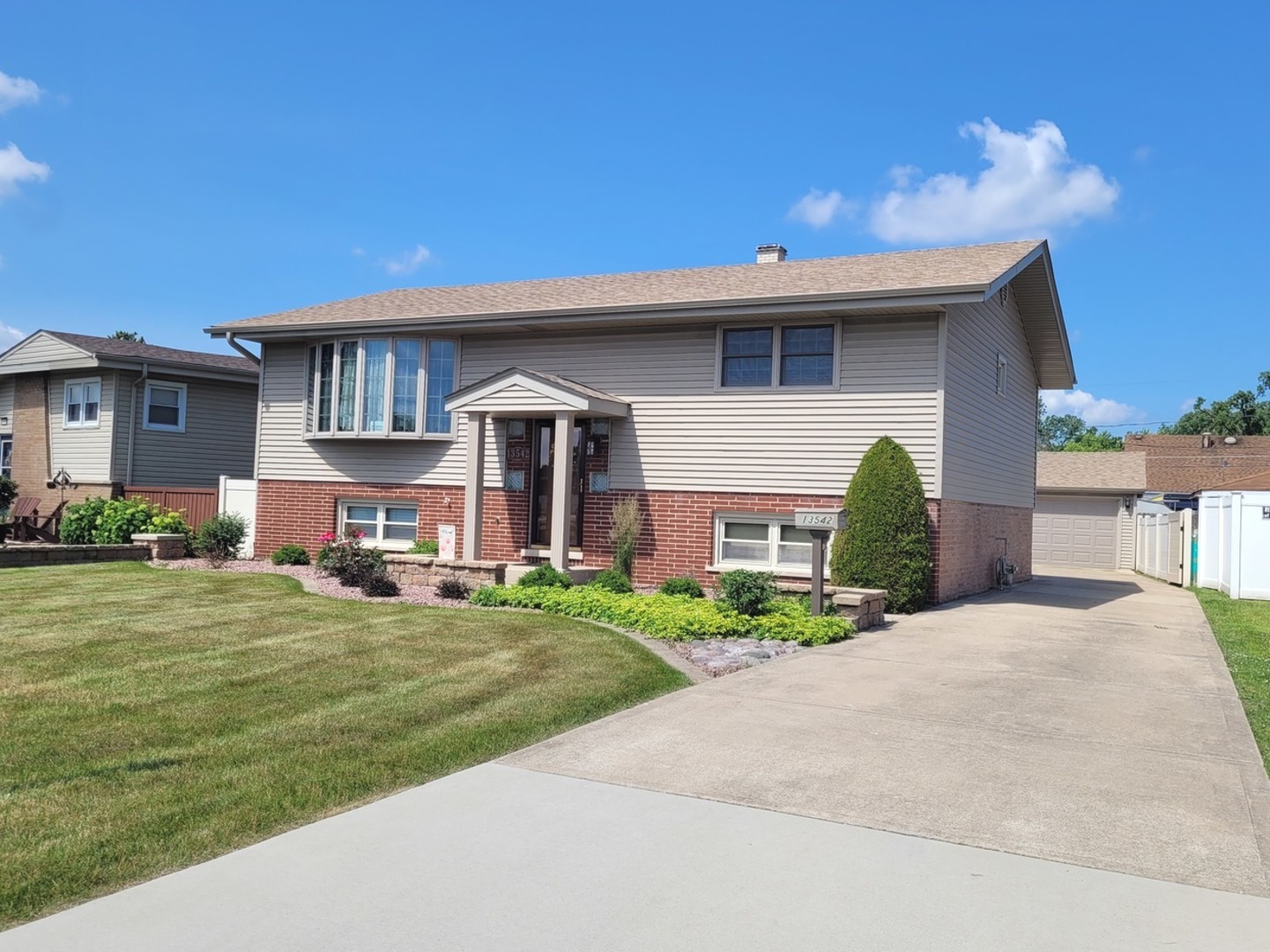 13542 Short Drive, Crestwood, IL 60418