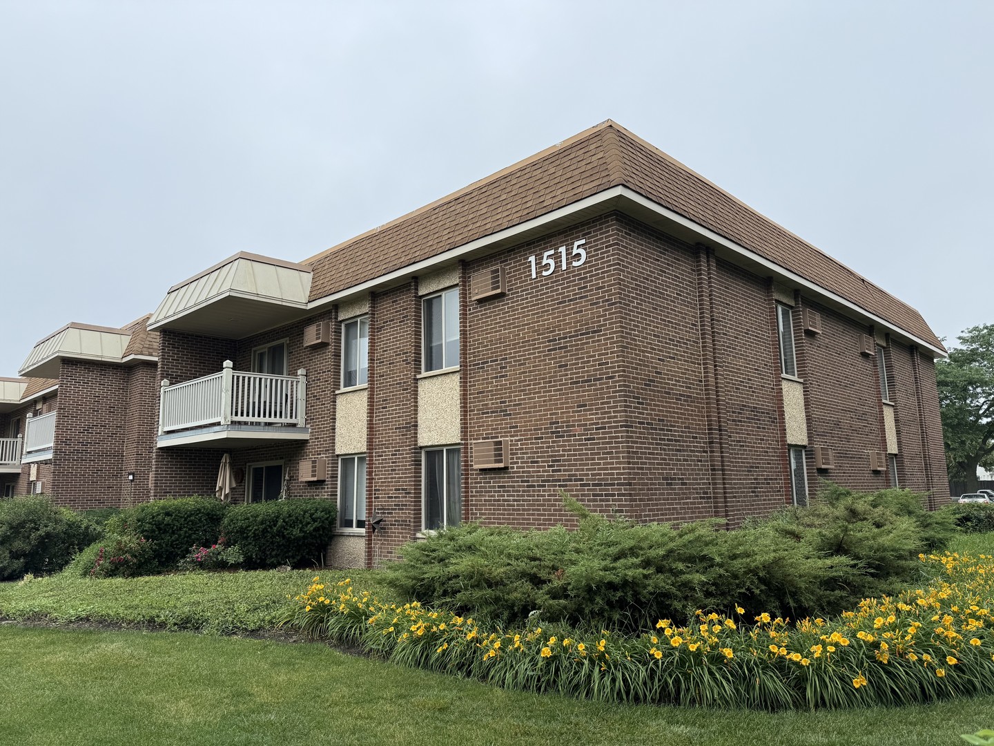 1515 E Churchill Drive #205, Palatine, IL 60074