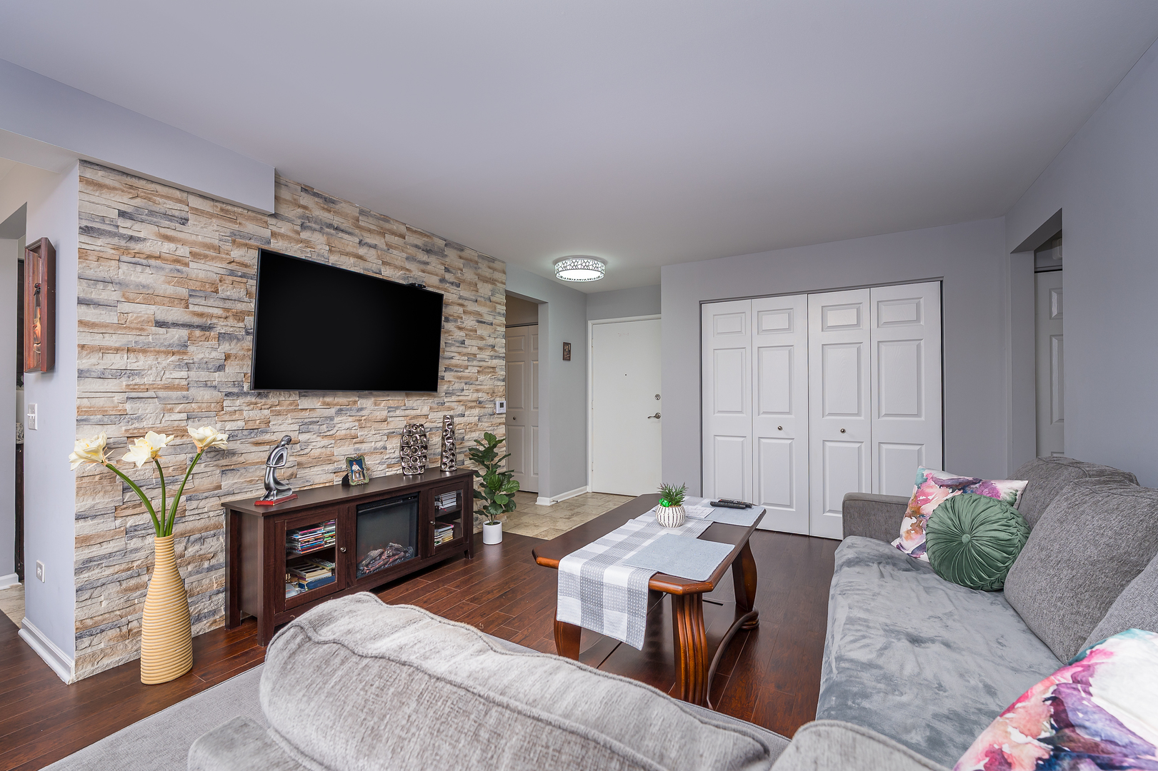 1215 N Waterman Avenue #1I, Arlington Heights, IL 60004