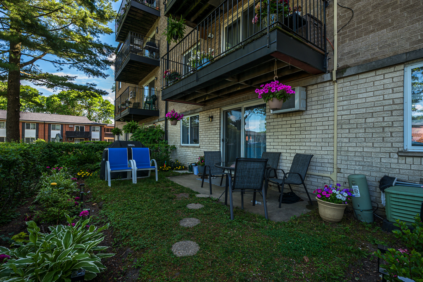 1215 N Waterman Avenue #1I, Arlington Heights, IL 60004