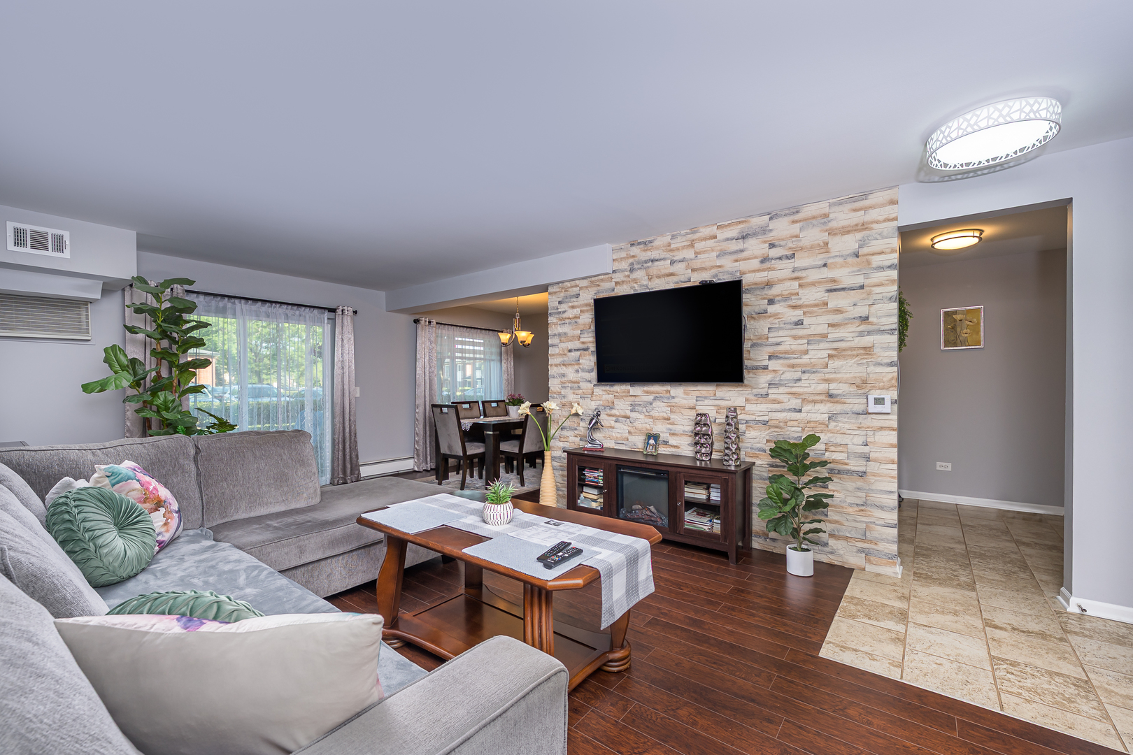 1215 N Waterman Avenue #1I, Arlington Heights, IL 60004