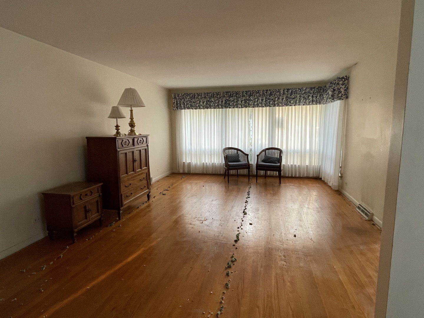 107 S Poplar Avenue, Elmhurst, IL 60126