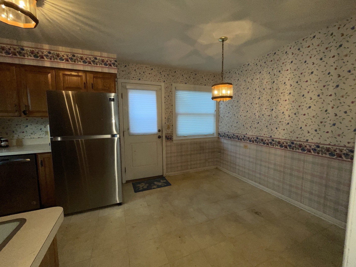 107 S Poplar Avenue, Elmhurst, IL 60126