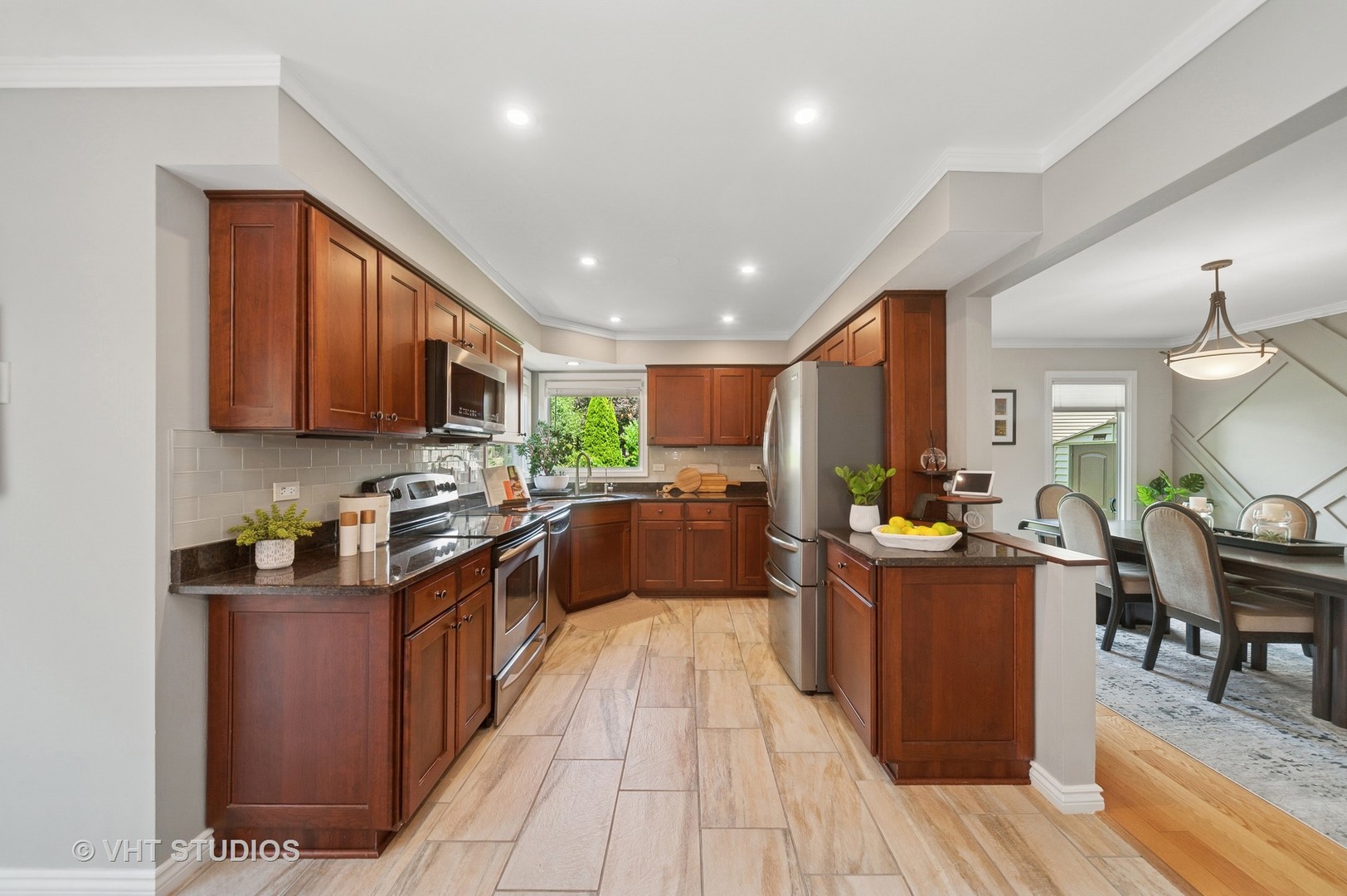 410 Woodcroft Lane, Schaumburg, IL 60173