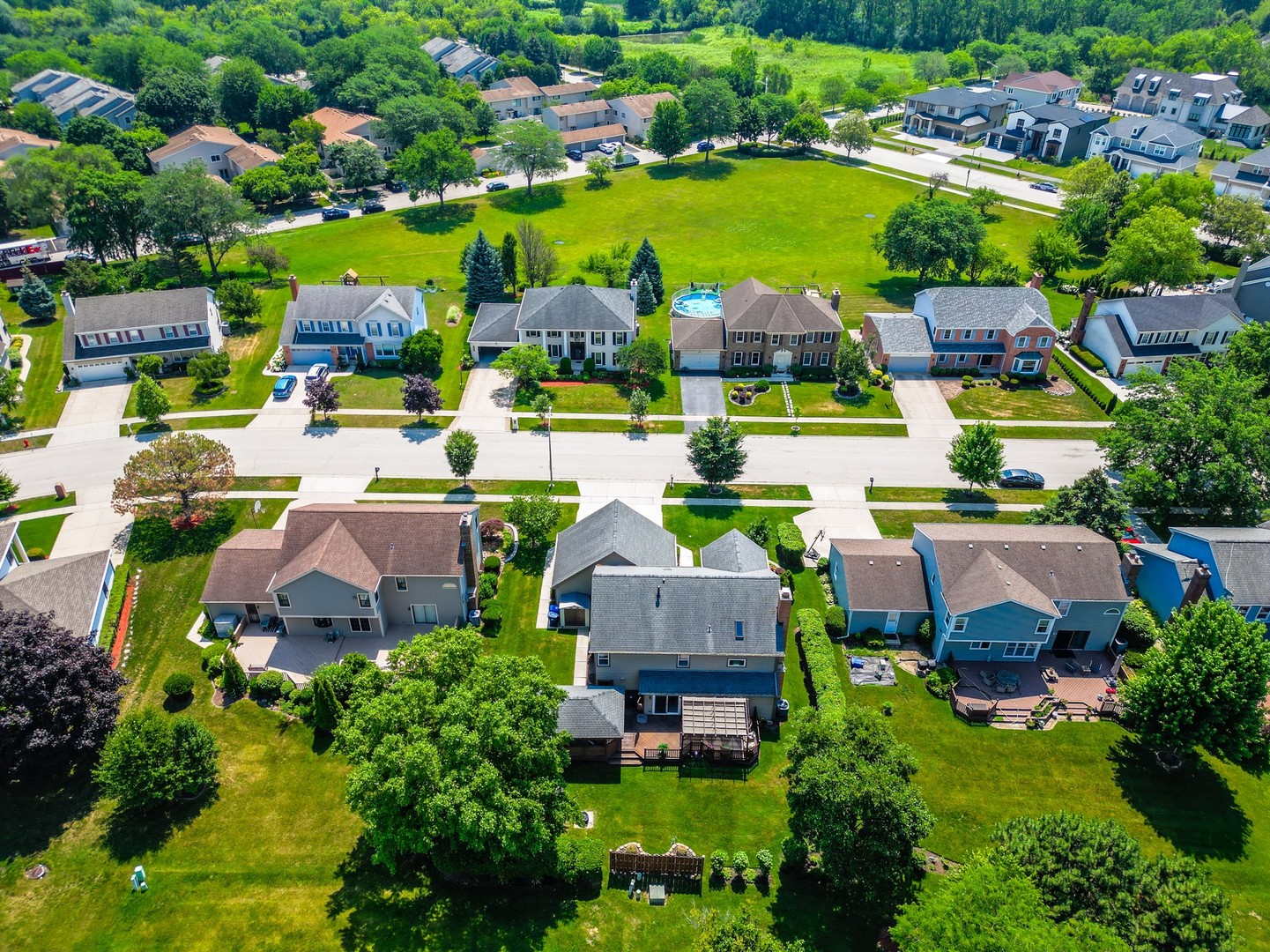 410 Woodcroft Lane, Schaumburg, IL 60173