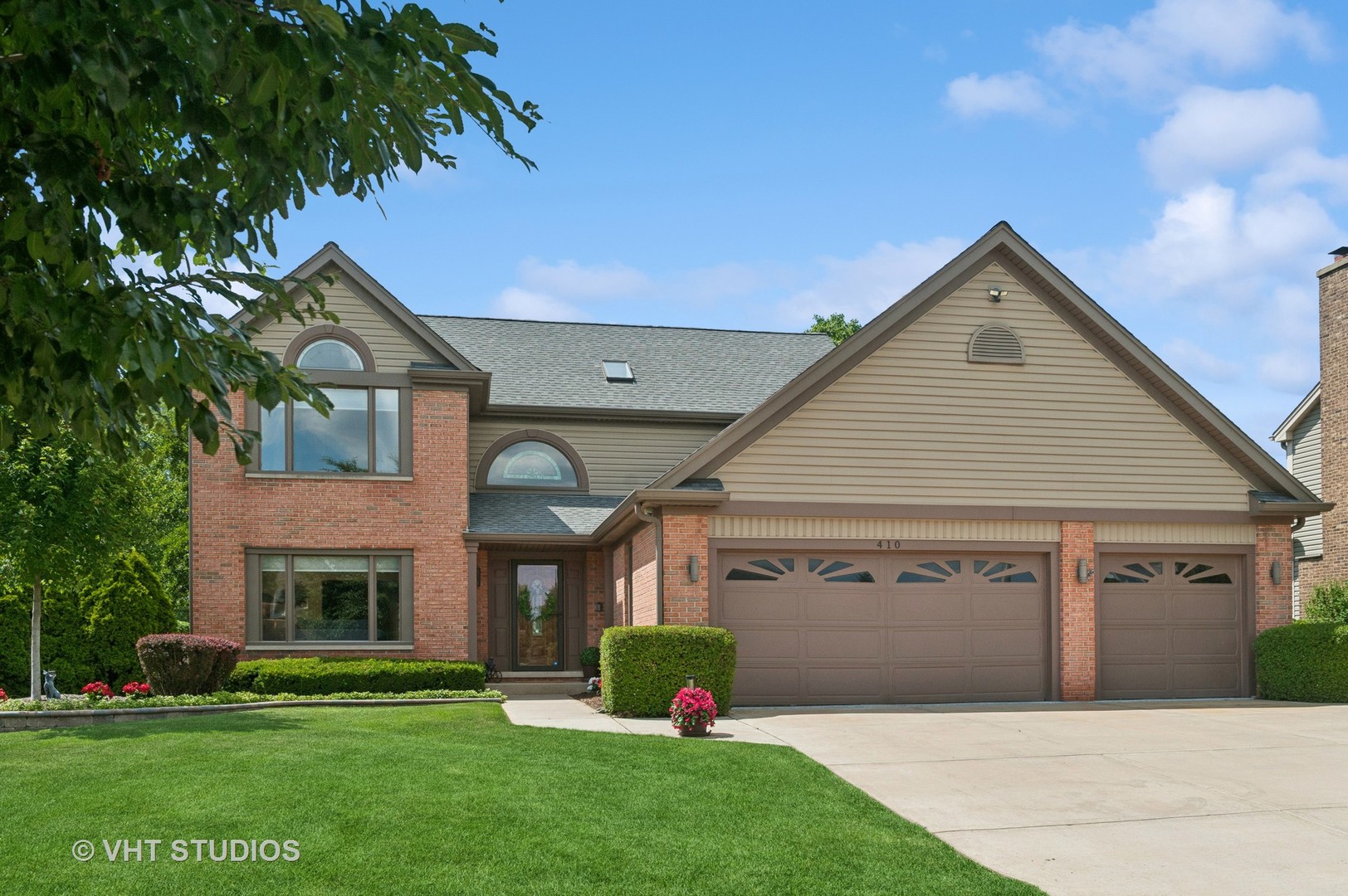 410 Woodcroft Lane, Schaumburg, IL 60173