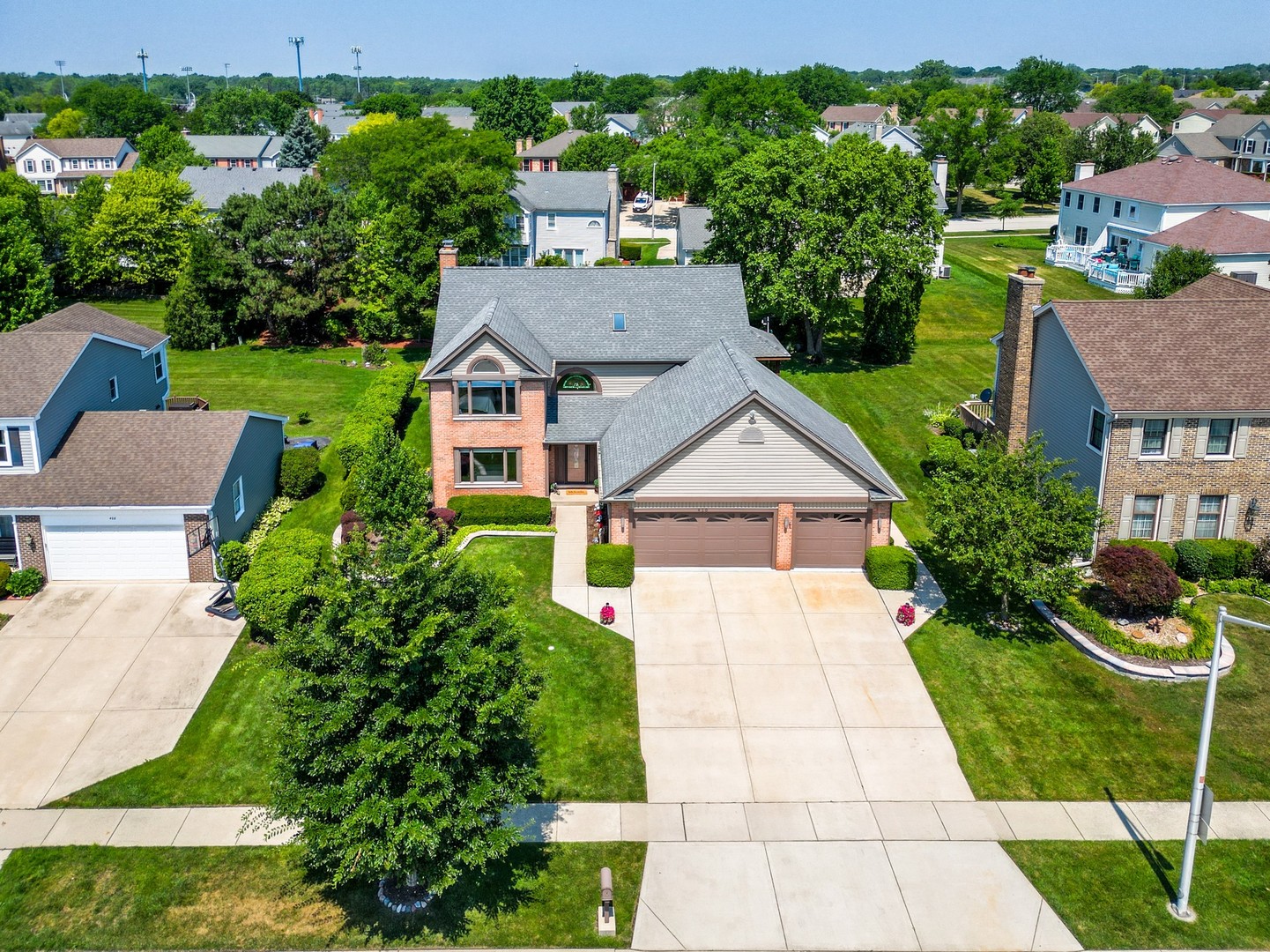 410 Woodcroft Lane, Schaumburg, IL 60173