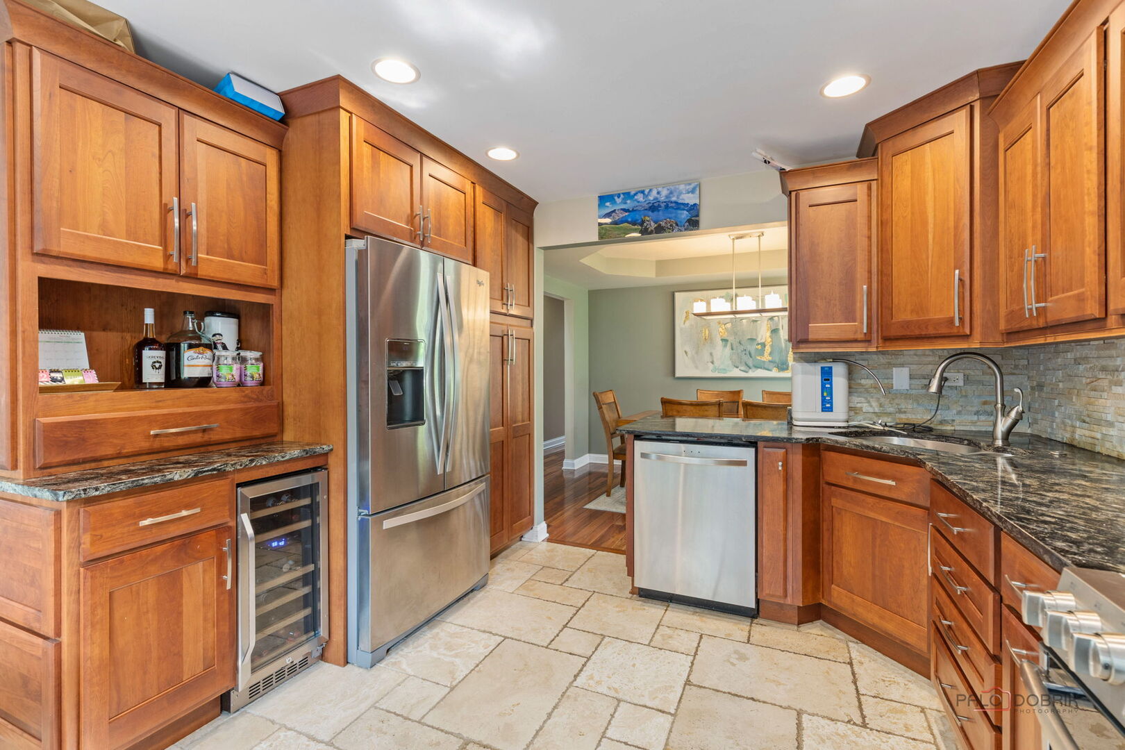 636 Walnut Oaks Drive, Roselle, IL 60172