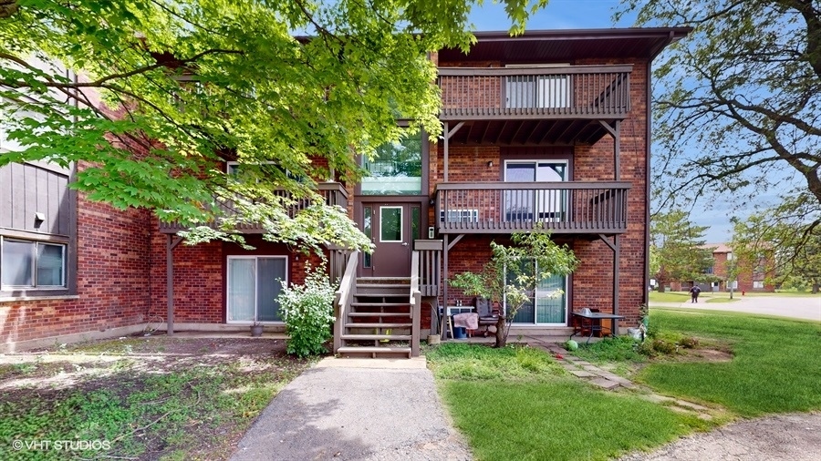 29W542 Country Ridge Drive #C, Warrenville, IL 60555