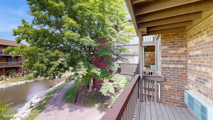29W542 Country Ridge Drive #C, Warrenville, IL 60555