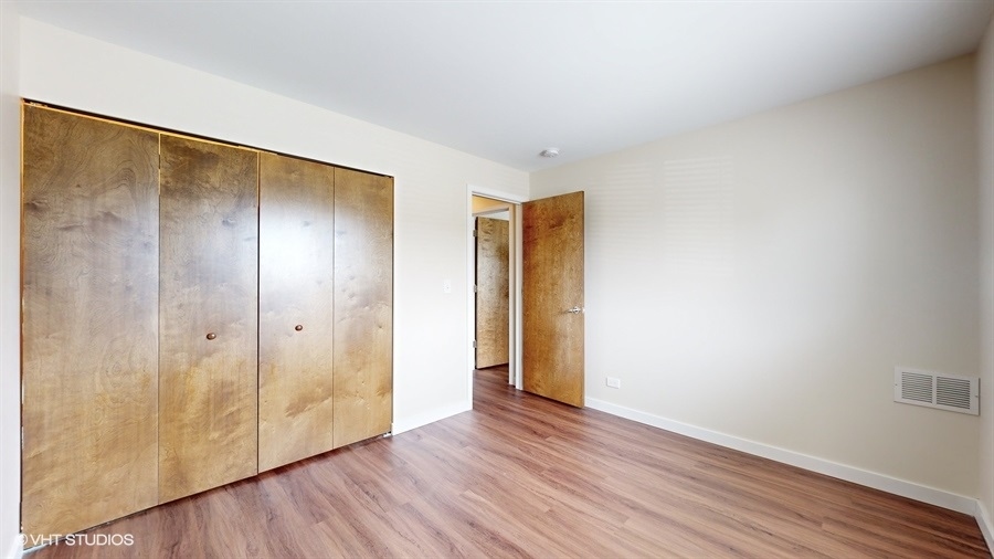 29W542 Country Ridge Drive #C, Warrenville, IL 60555