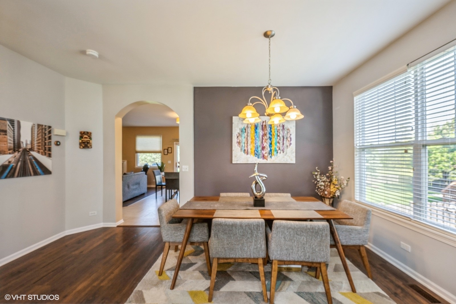 2140 Colchester Court, Hoffman Estates, IL 60192