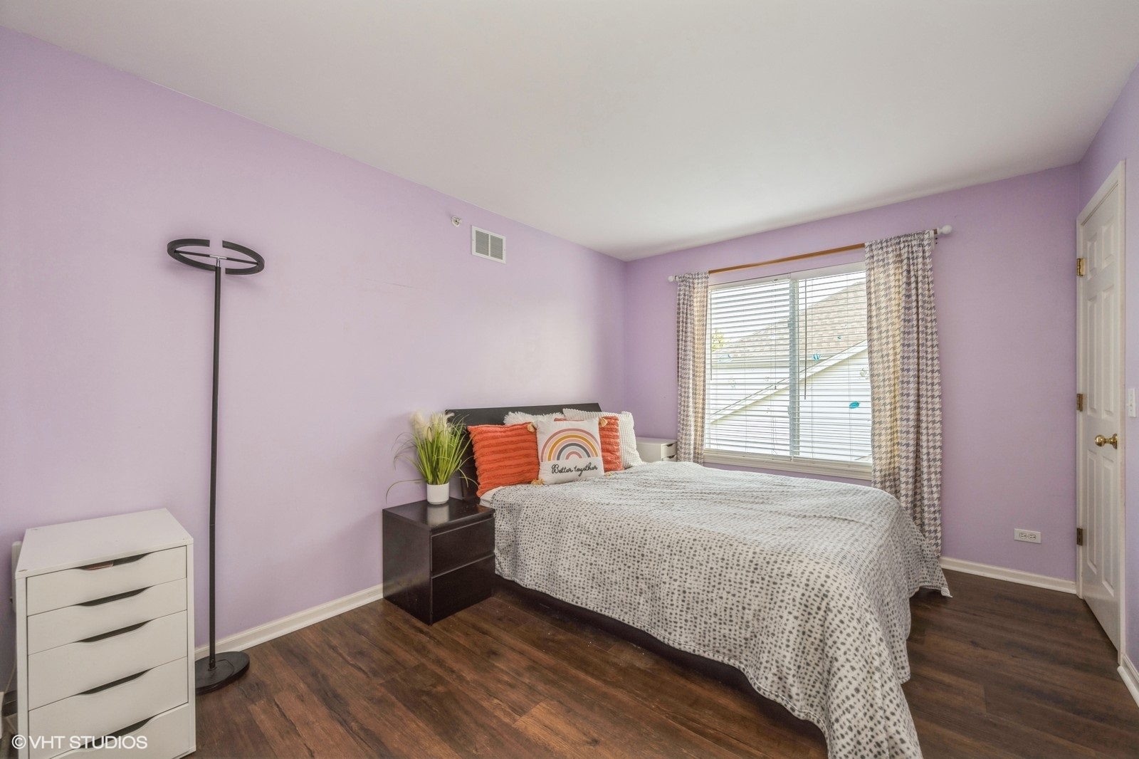 2140 Colchester Court, Hoffman Estates, IL 60192