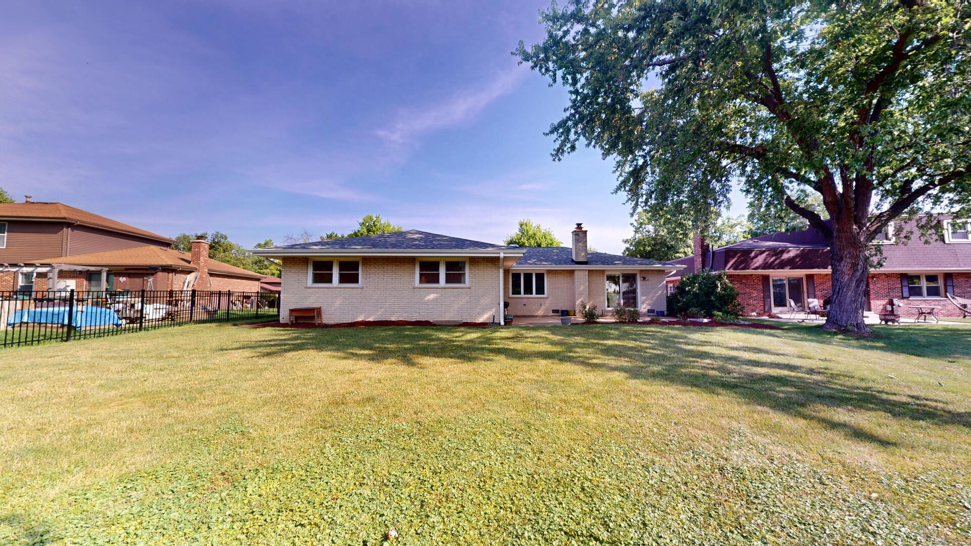 1445 71st Street, Downers Grove, IL 60516