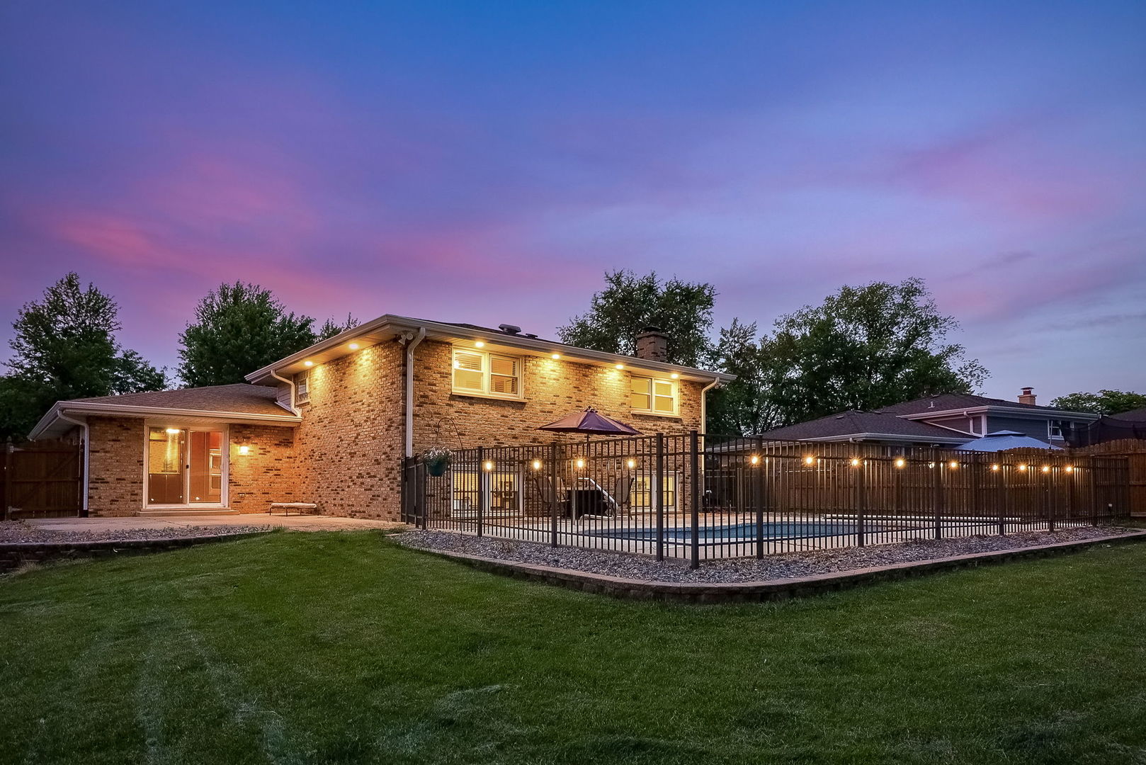 18W761 83rd Street, Downers Grove, IL 60516