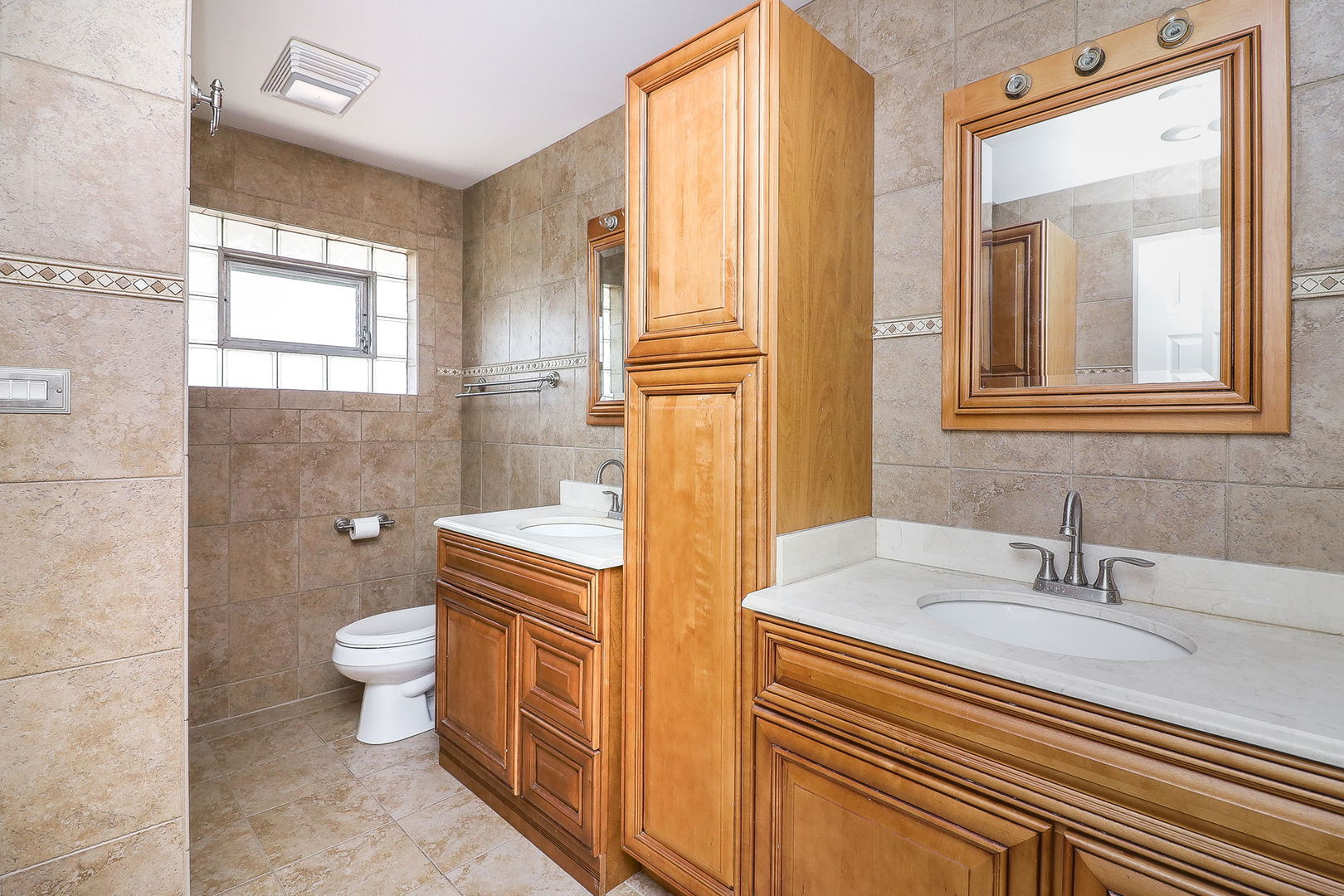 18W761 83rd Street, Downers Grove, IL 60516